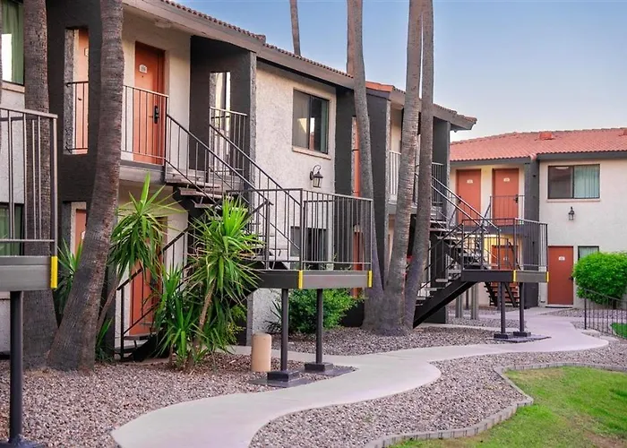 141 Fully Furnished, Wifi Included *